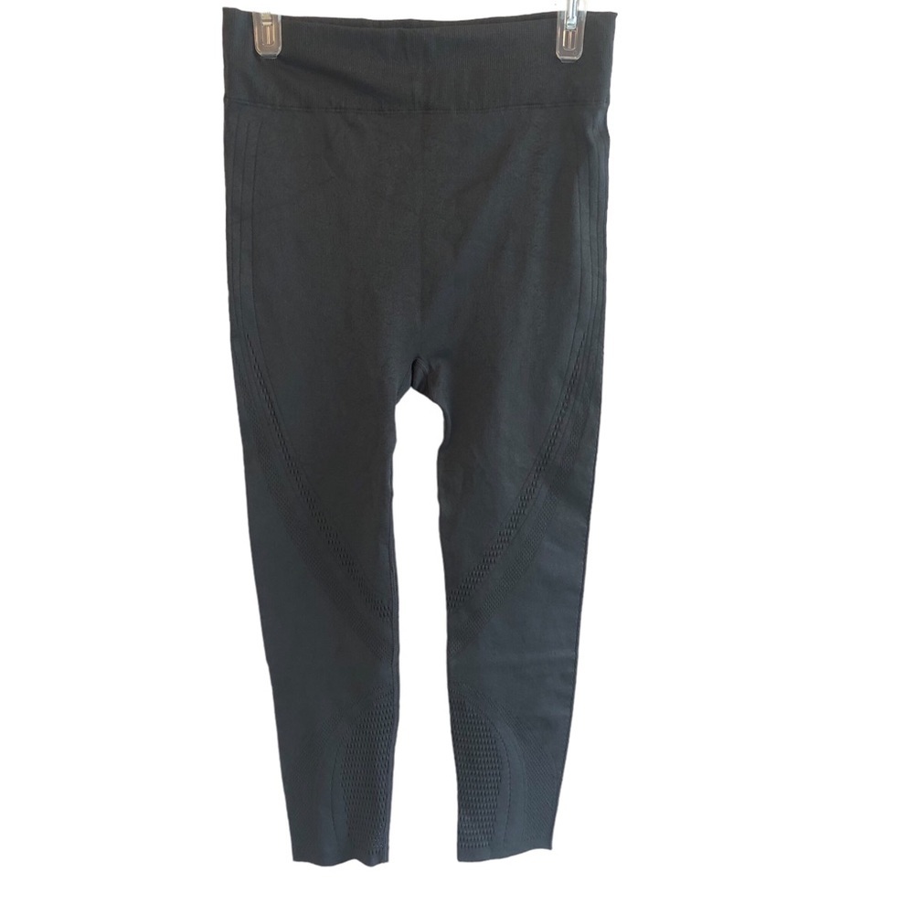 Fabletics Gray Seamless Capri Exercise Gym Activewear Leggings Size Large